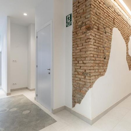 Apt With Antique Floor & Lots Of Sun Light Valencia Exterior photo