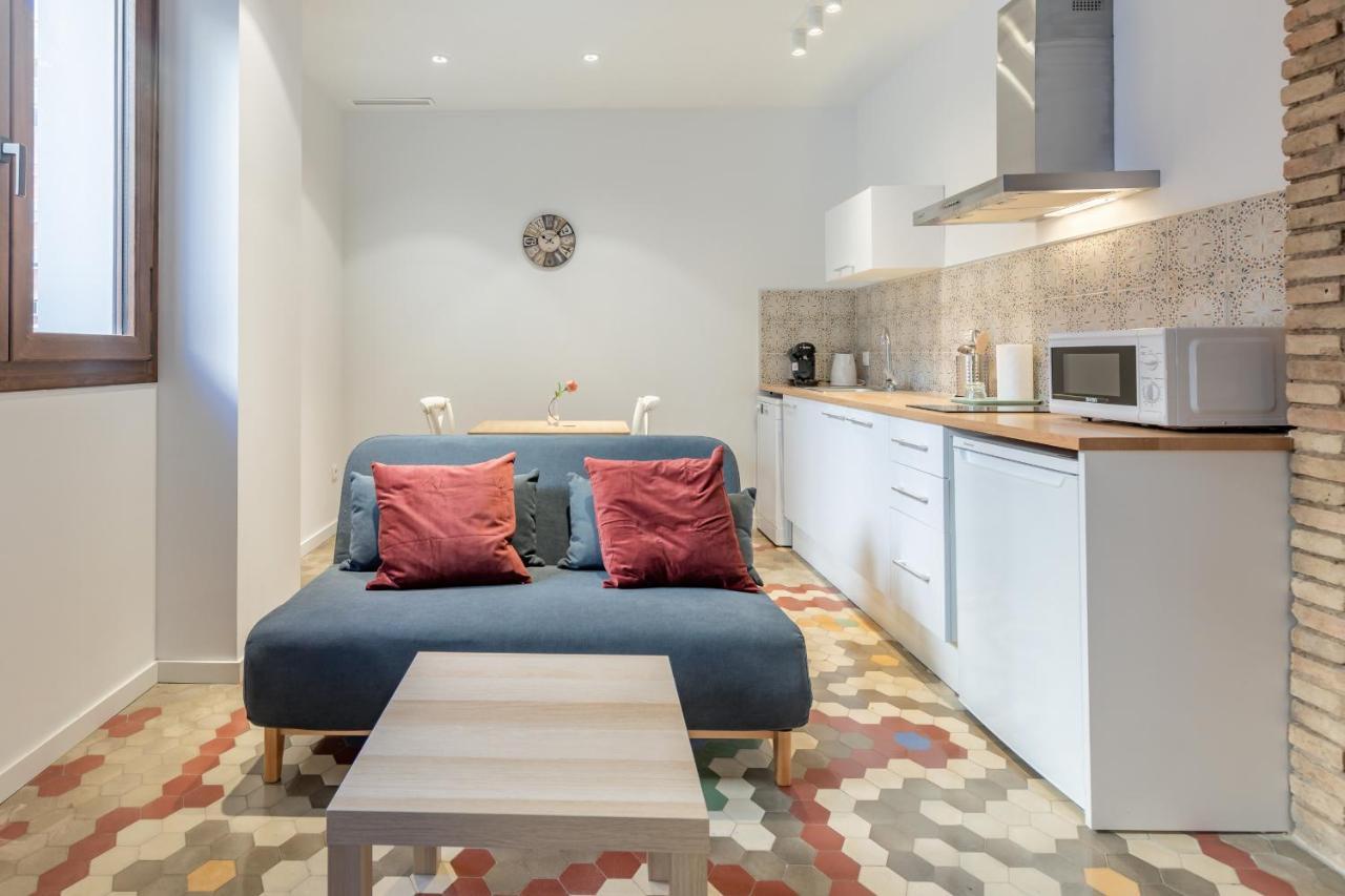 Apt With Antique Floor & Lots Of Sun Light Valencia Exterior photo